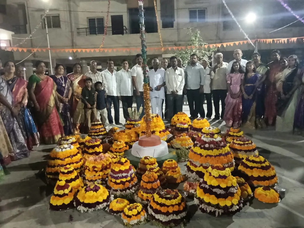 శృతిజ్ఞ అపార్ట్మెంట్ లో ఘనంగా సద్దుల బతుకమ్మ వేడుకలు