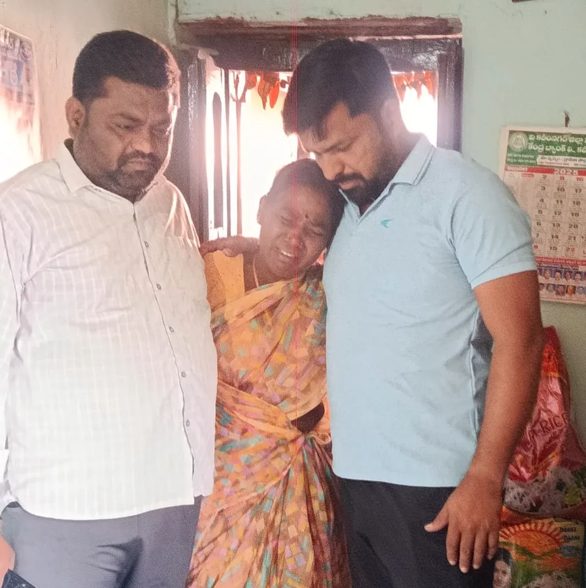 అనారోగ్యంతో మృతి చెందిన రాజయ్య కుటుంబాన్ని పరామర్శ