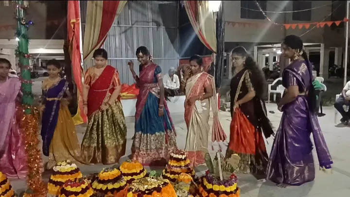 శృతిజ్ఞ అపార్ట్మెంట్ లో ఘనంగా బతుకమ్మ సంబరాలు